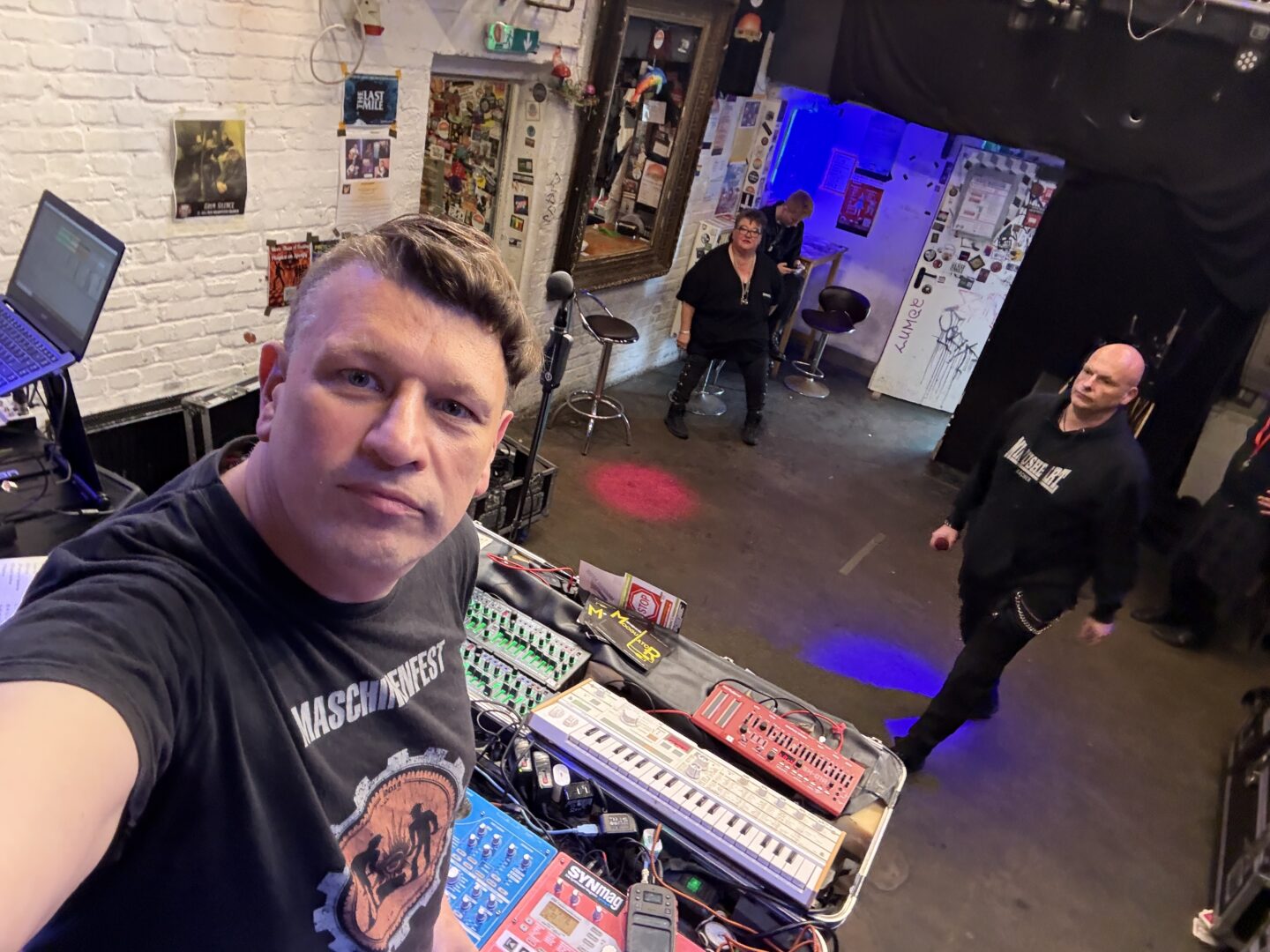 Industrielle Körpermusik Moogulator aufbau