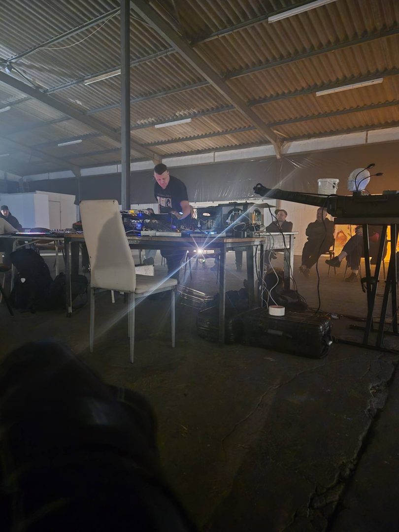 Moogulator Psychedelic Sound Room 2 - Düsseldorf - Live Psychedelic Chaos Room 