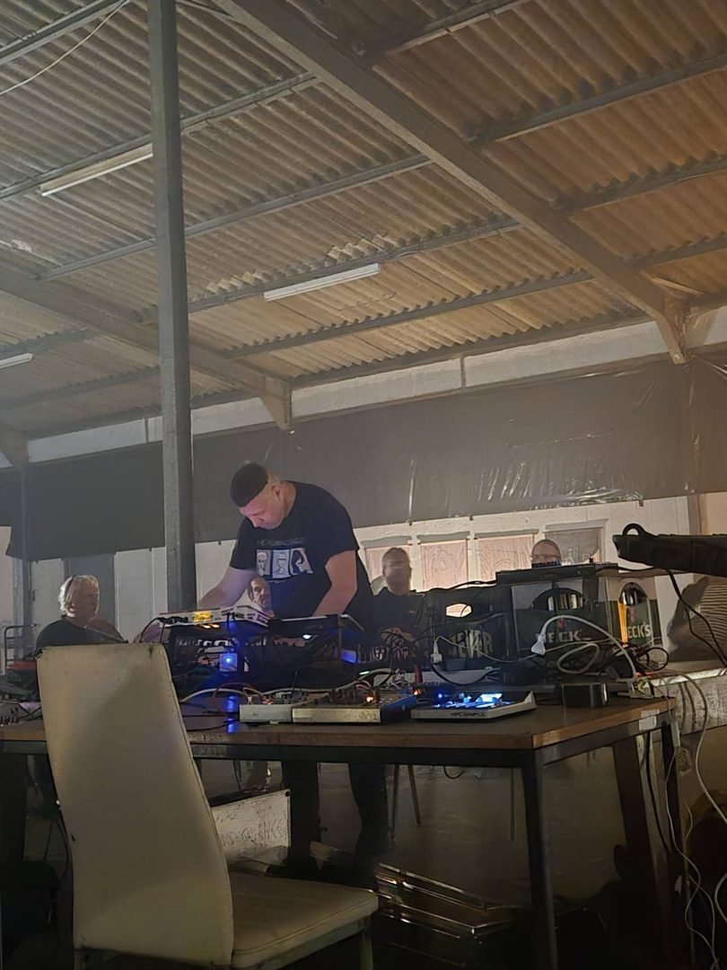 Moogulator Psychedelic Sound Room 2 - Düsseldorf - Live Psychedelic Chaos Room 